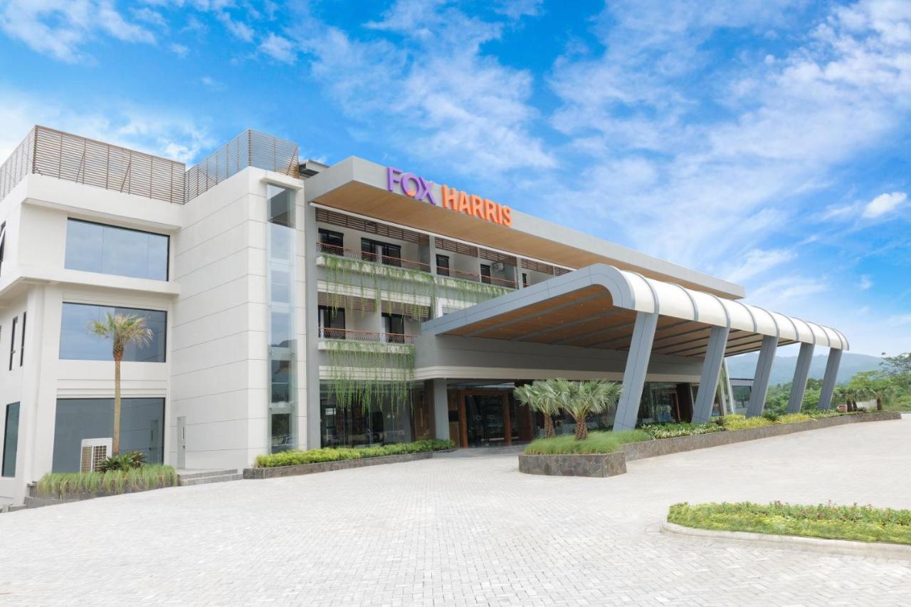 Fox Harris Hotel & Convention Banjarnegara Exterior foto